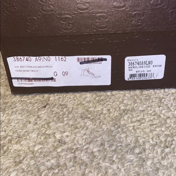 Gucci Supreme Sneakers - Picture 3 of 6